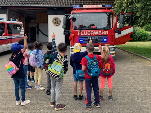 Kindergarten zu Besuch bei der Kinderfeuerwehr Ölper